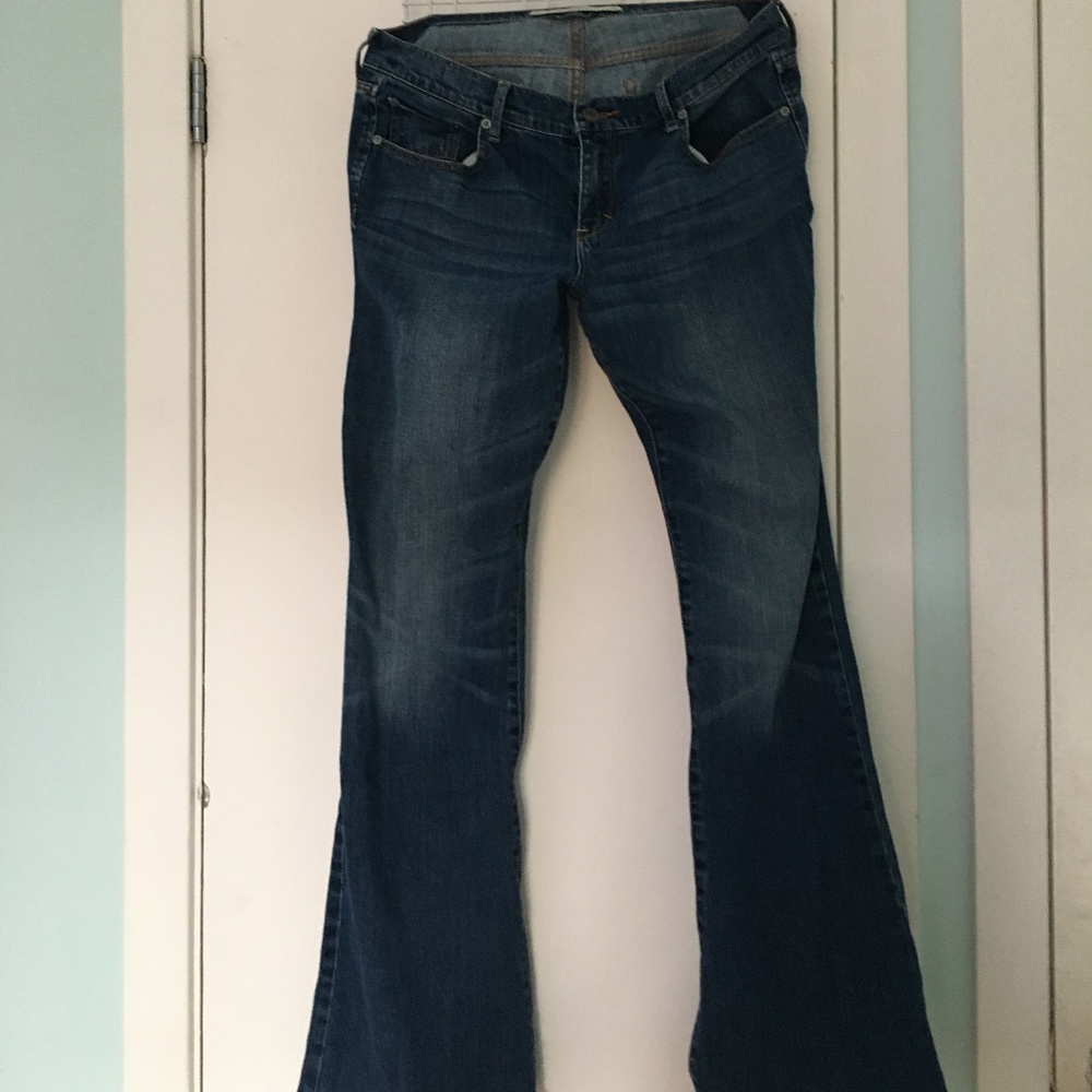 Low waisted flared jeans